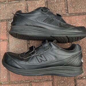 New Balance 577 Black Walking Shoes Size 14